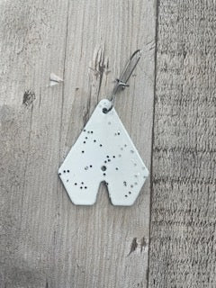 White glitter tung tab